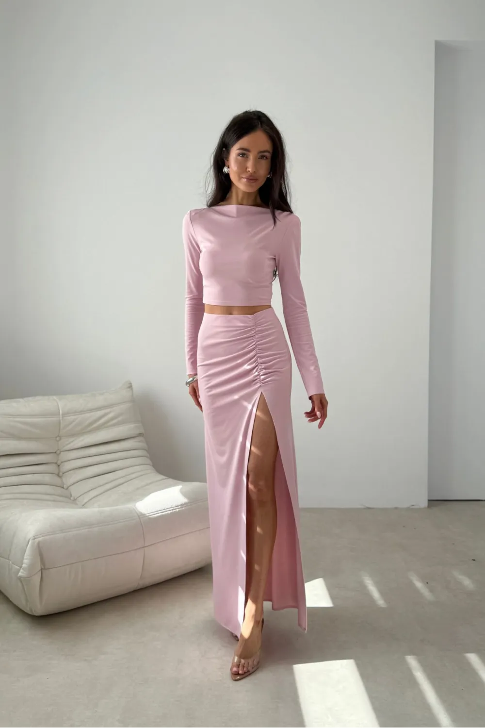 Ottilia – Figurbetonter Maxirock mit Drapierung und Beinschlitz in Rosa | Roco Fashion