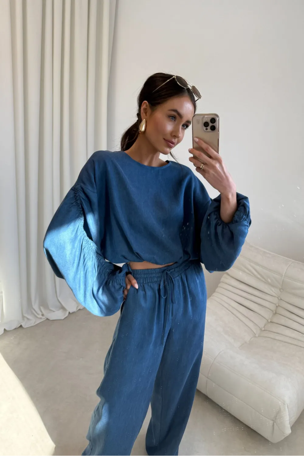 Rosalina – Cropped Bluse mit weitem Schnitt und Volumenärmeln in Blau | Roco Fashion