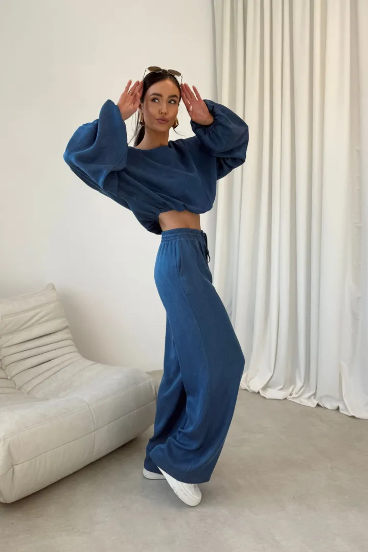 Rosalina - Cropped Bluse mit weitem Schnitt und Volumenärmeln in Blau