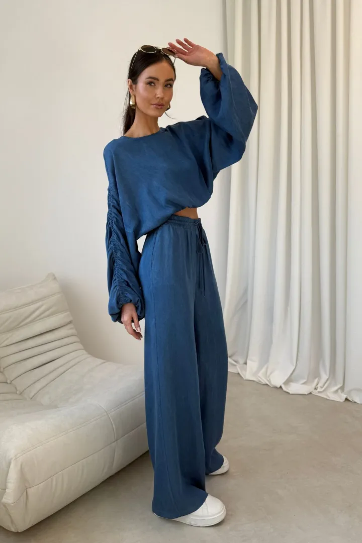 Rosalina - Cropped Bluse mit weitem Schnitt und Volumenärmeln in Blau