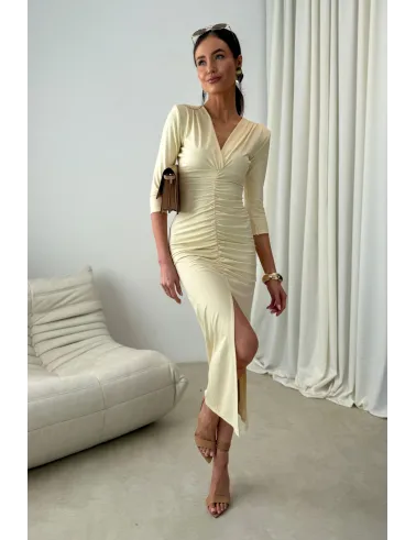 Mireya – Langes figurbetontes Kleid mit Raffungen und Beinschlitz in Gelb | Roco Fashion