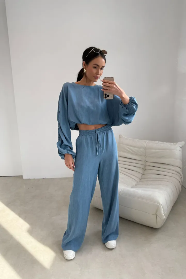 Emmy - szerokie spodnie z elastyczną talią i wiązaniem J07