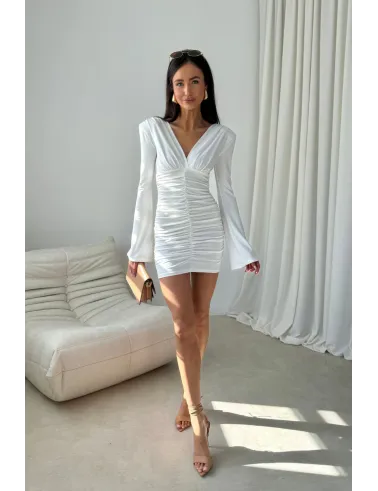 Amoura – figurbetontes Mini Kleid mit eleganter Raffung in Ecru | Roco Fashion