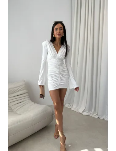 Amoura – dopasowana mini sukienka z marszczeniem ecru | Roco Fashion