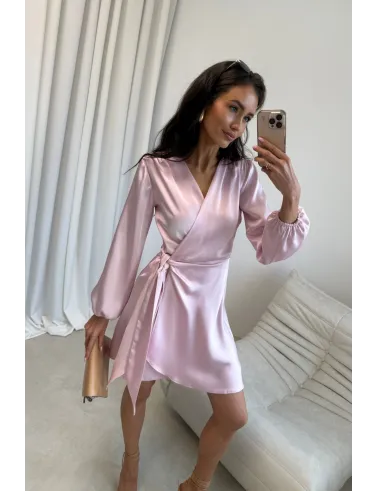 Catlin – Elegantes Mini Wickelkleid in Hellpink mit Taillenband & langen Ärmeln | Roco Fashion