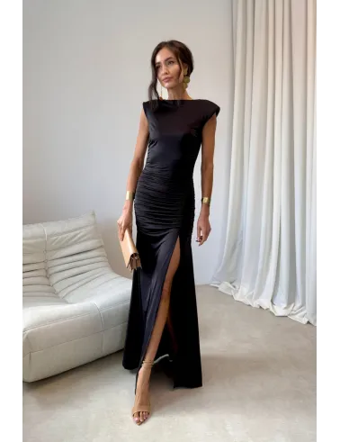 Aurelia – długa sukienka z marszczeniem, odkrytymi plecami i rozcięciem czarna | Roco Fashion