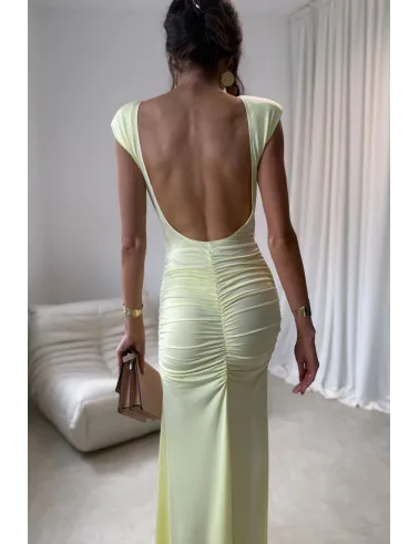Aurelia – Elegantes gelbes Maxikleid mit Raffungen, Rückenausschnitt und Beinschlitz | Roco Fashion