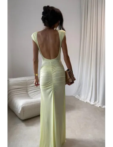 Aurelia – Elegantes gelbes Maxikleid mit Raffungen, Rückenausschnitt und Beinschlitz | Roco Fashion