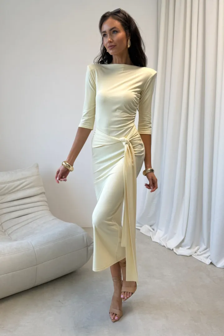 Lidiana - elegante Midikleid mit Taillenbindung und 3/4-Ärmeln in hell Gelb