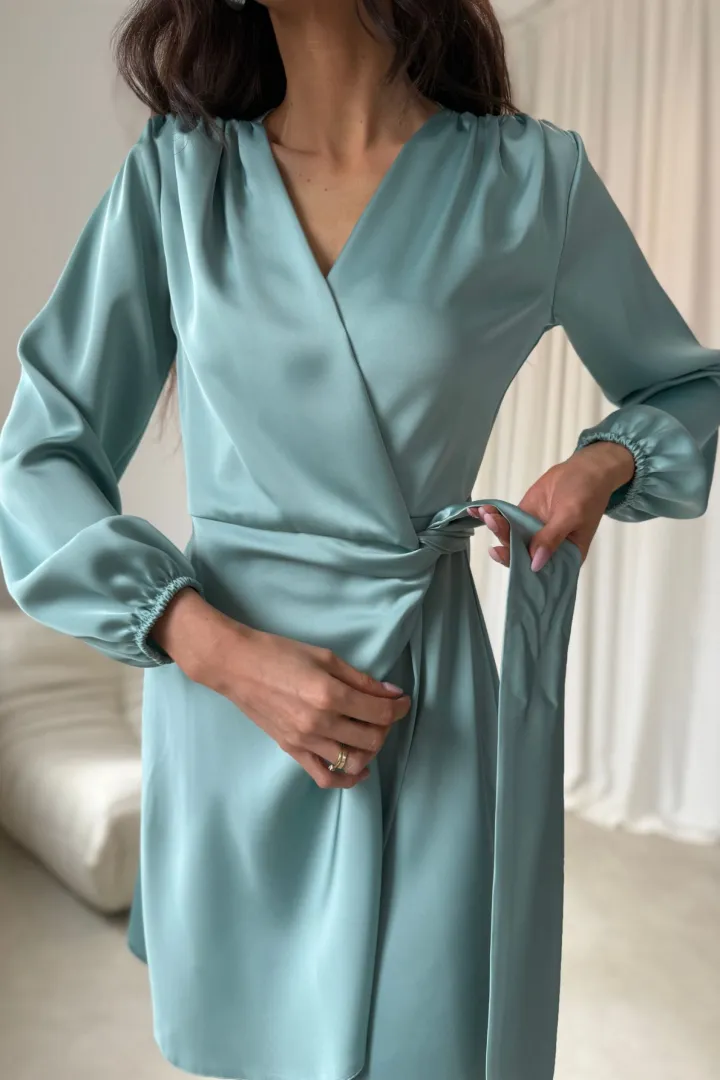 Catlin - Elegantes Mini Wickelkleid mit Taillenband und langen Ärmeln in Mint