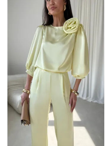 Elsa – eleganckie szerokie spodnie satynowe żółte damskie | Roco Fashion
