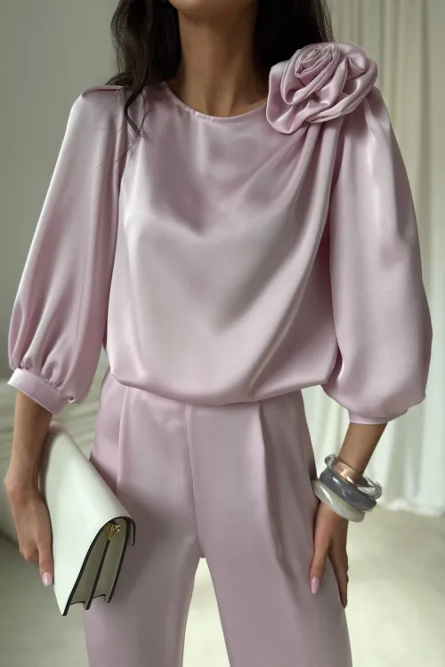 Giana - stilvolle Bluse mit floraler Applikation und voluminösen Ärmeln in hell pink