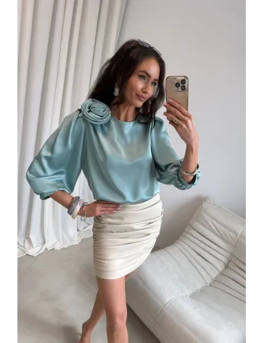 Giana – stilvolle Bluse in Mint mit floraler Applikation & voluminösen Ärmeln | Roco Fashion