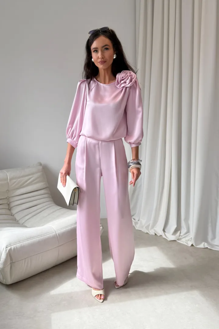 Giana - stilvolle Bluse mit floraler Applikation und voluminösen Ärmeln in hell pink