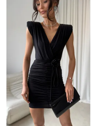 Zirelle – figurbetontes Minikleid mit Raffungen & Wickelausschnitt in Schwarz | Roco Fashion