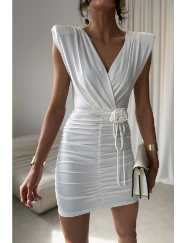 Zirelle – figurbetontes Minikleid in Ecru mit Raffungen & Wickelausschnitt | Roco Fashion