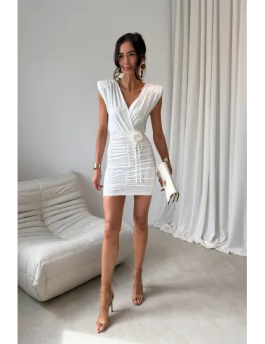 Zirelle – figurbetontes Minikleid in Ecru mit Raffungen & Wickelausschnitt | Roco Fashion