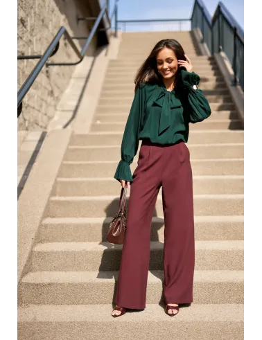 Isabel – elegancka butelkowozielona bluzka z wiązaniem przy szyi | Roco Fashion