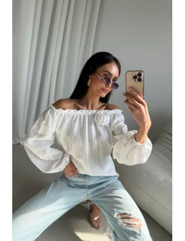 Monaco – Off-Shoulder Bluse mit floraler Applikation Ecru | Roco Fashion