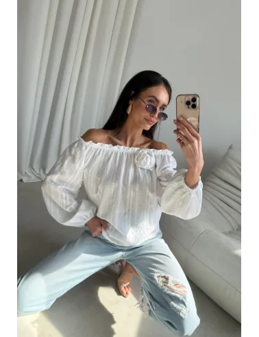 Monaco – Off-Shoulder Bluse mit floraler Applikation Ecru | Roco Fashion