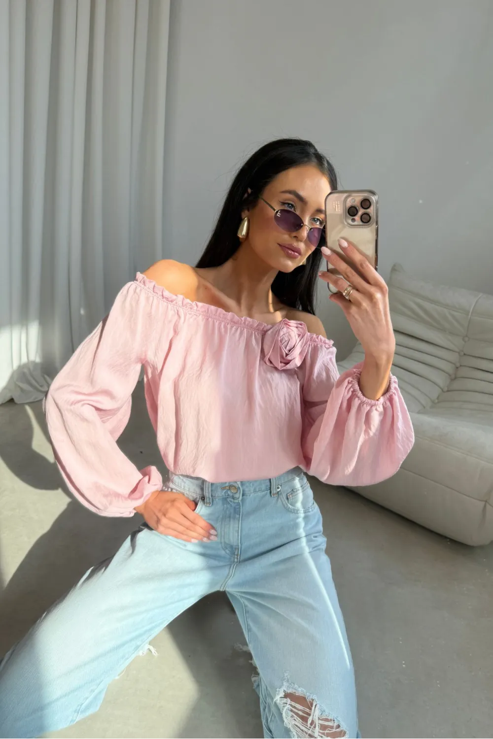 Marisol Off-Shoulder Bluse Puderrosa mit Drapierung & 3D-Blüte | Roco Fashion