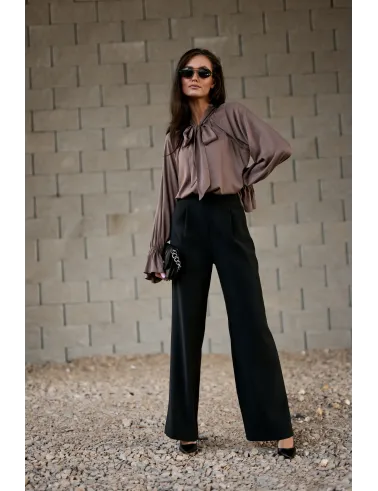 Isabel – elegante Bluse in Cappuccino mit Bindeschleife am Hals | Roco Fashion