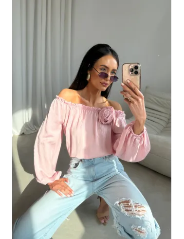 Marisol Off-Shoulder Bluse Puderrosa mit Drapierung & 3D-Blüte | Roco Fashion