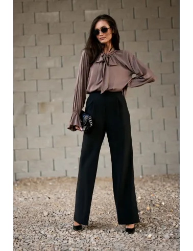 Isabel – elegante Bluse in Cappuccino mit Bindeschleife am Hals | Roco Fashion