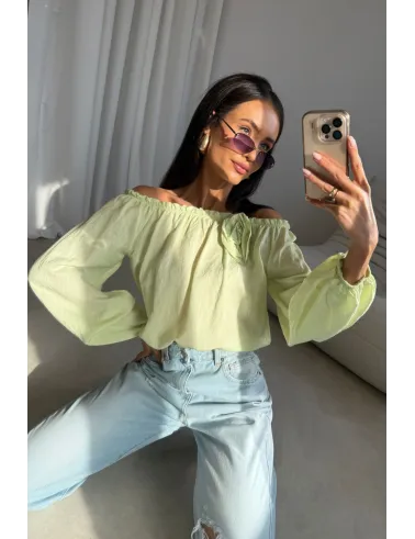 Marisol – Off-Shoulder Bluse mit Drapierung & 3D-Blütenapplikation in Limettengrün | Roco Fashion