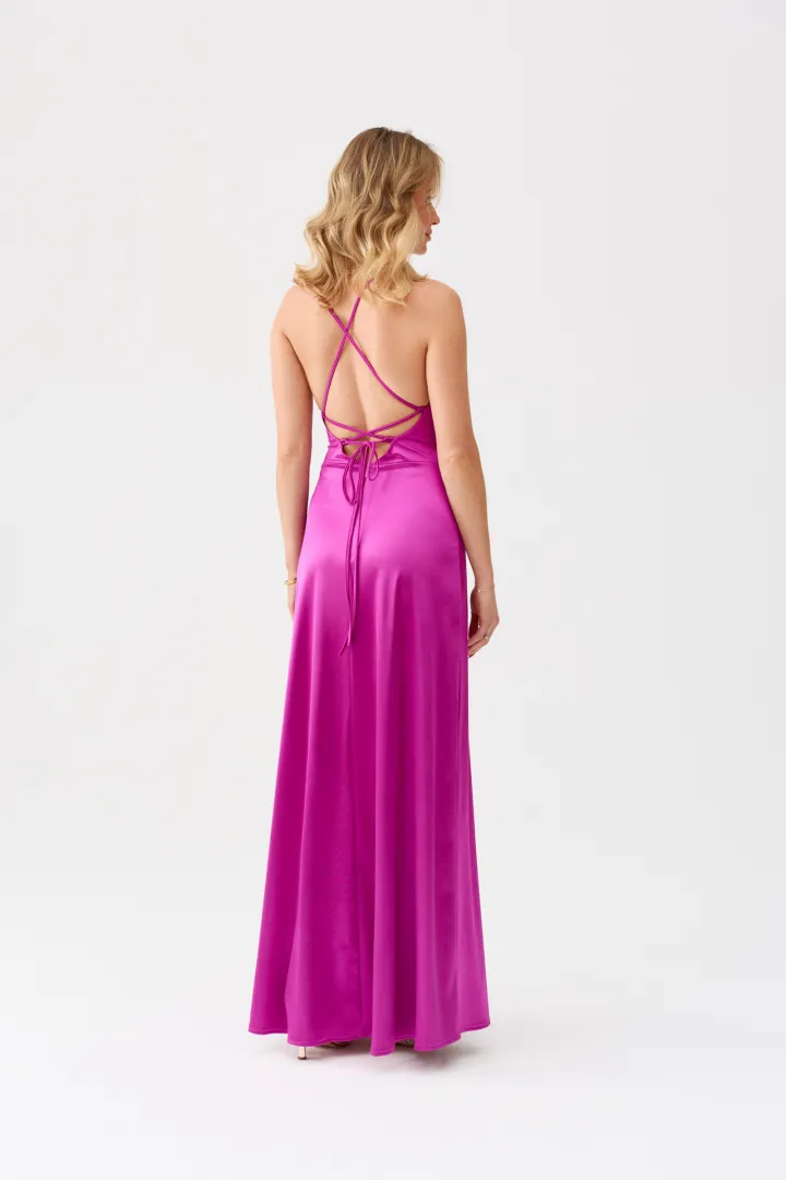 Alessandra – Langes Satin Abendkleid mit Spaghettiträgern, Rückenschnürung und Beinschlitz in Violett| Roco Fashion