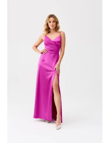 Alessandra – Langes Satin Abendkleid mit Spaghettiträgern, Rückenschnürung und Beinschlitz in Violett| Roco Fashion