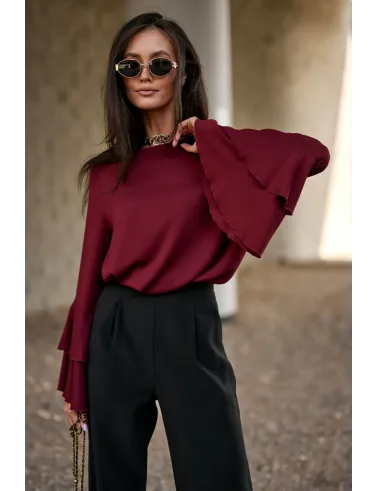 Camila – elegante bordeauxfarbene Bluse mit Volants an den Ärmeln | Roco Fashion
