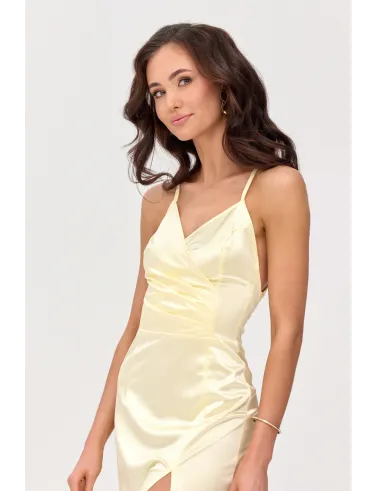 Alessandra – Langes Satin Abendkleid mit Spaghettiträgern, Rückenschnürung und Beinschlitz in Gelb| Roco Fashion