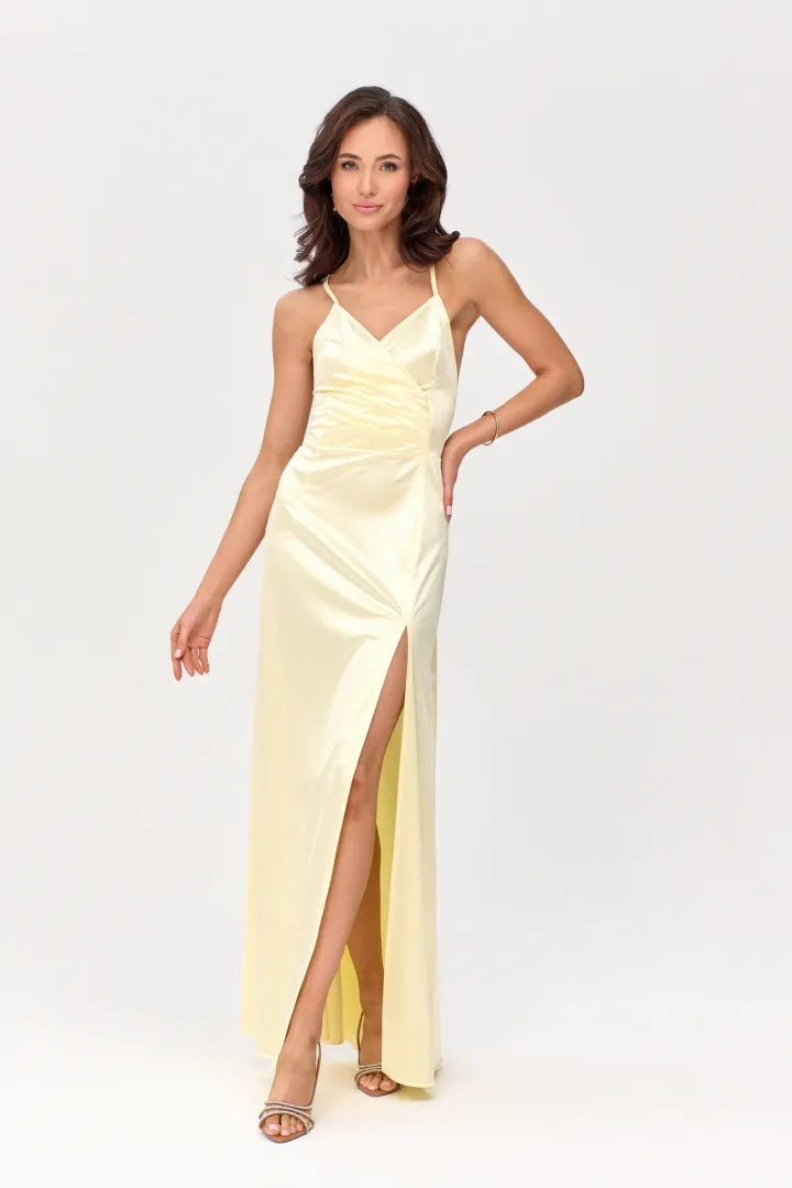 Alessandra - Langes Satin Abendkleid mit Spaghettiträgern, Rückenschnürung und Beinschlitz in Gelb