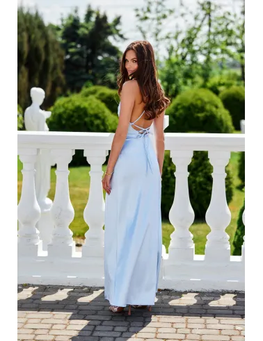 Alessandra – długa satynowa sukienka na ramiączkach z rozcięciem i wiązaniem na plecach błękitna| Roco Fashion