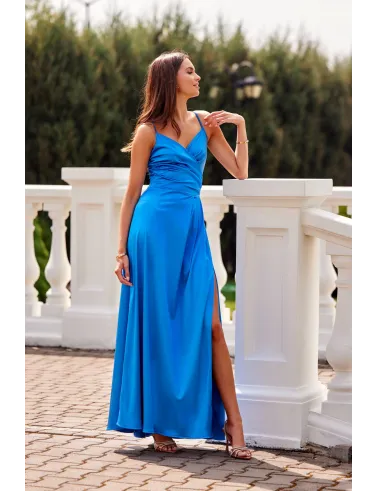 Salma – elegantes Satin-Maxikleid mit Drapierung & hohem Schlitz Königsblau| Roco Fashion