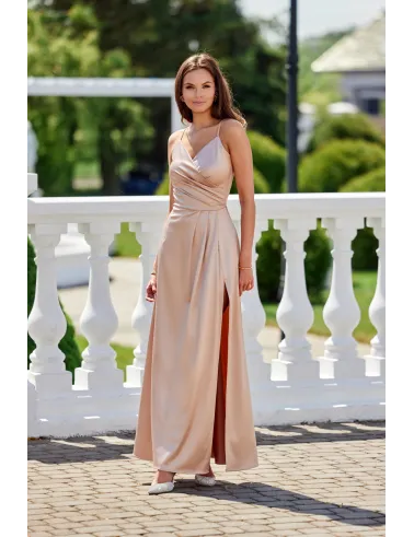 Salma – elegantes Satin-Maxikleid mit Drapierung & hohem Schlitz Beige | Roco Fashion