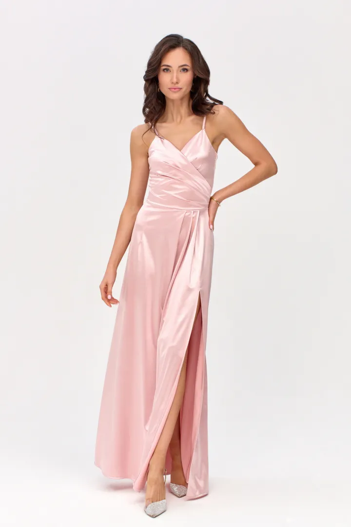 Salma - elegantes Satin-Maxikleid mit Drapierung und hohem Schlitz in Rosa