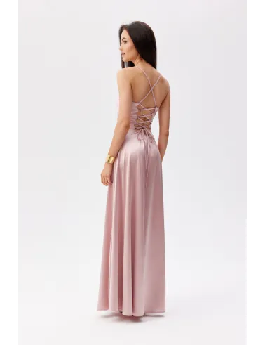 Serena – długa sukienka satynowa różowa z rozcięciem i wiązaniem | Roco Fashion
