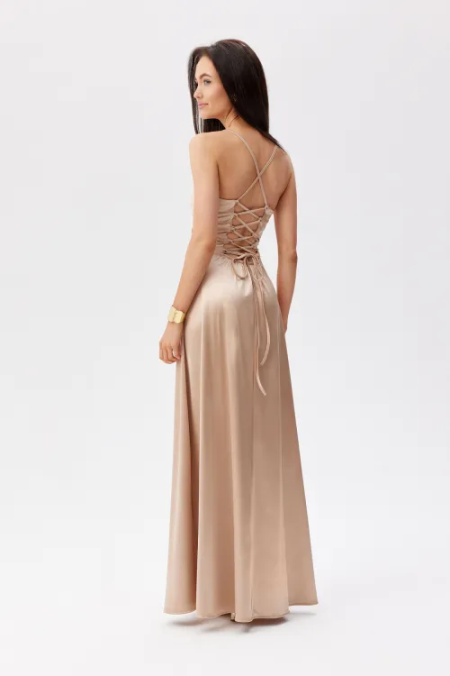 Serena – elegantes Satin Maxikleid Beige mit Beinschlitz & Schnürung | Roco Fashion