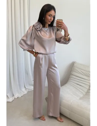 Elsa – eleganckie szerokie spodnie satynowe w kolorze jasnego beżu damskie | Roco Fashion
