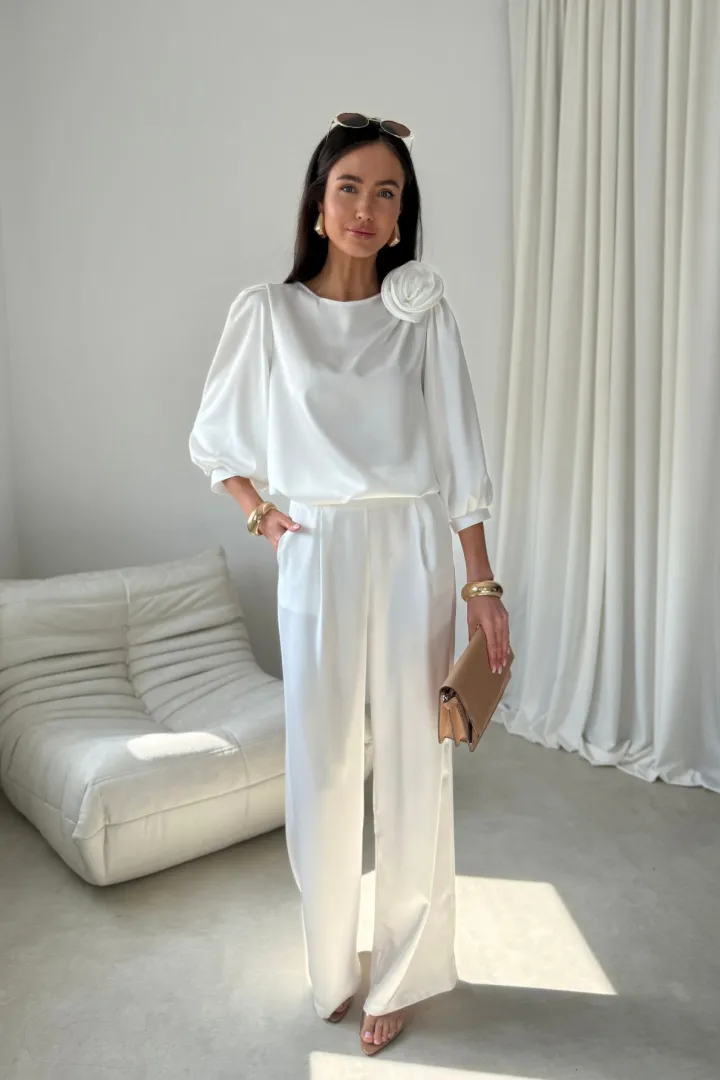 Elsa – elegante Wide-Leg Hose mit Satin-Finish in Ecru| Roco Fashion