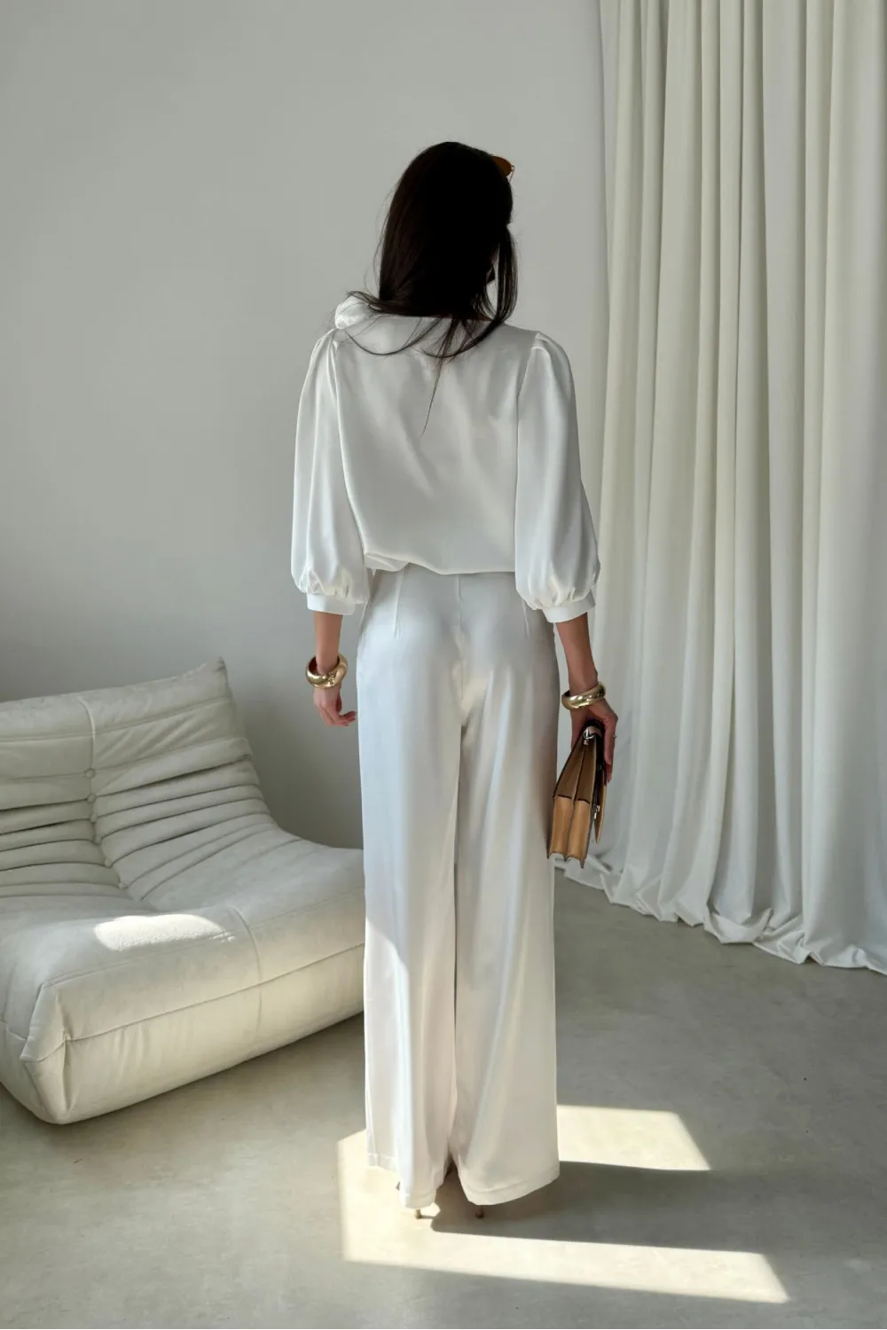 Elsa – elegante Wide-Leg Hose mit Satin-Finish in Ecru| Roco Fashion