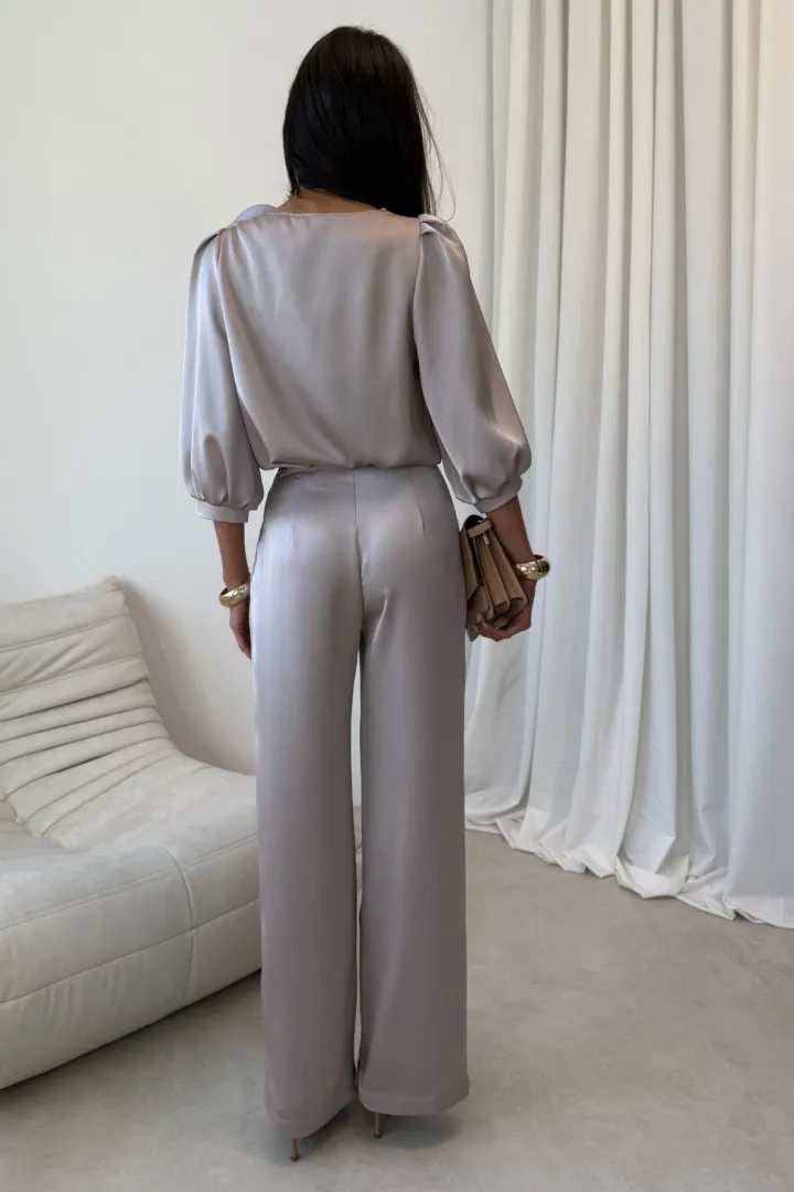 Elsa - elegante Wide-Leg Hose mit edlem Satin-Finish in hell Beige