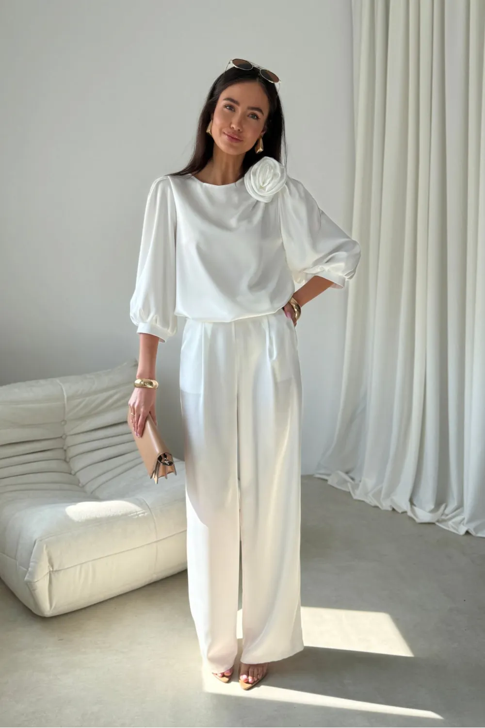 Elsa – elegante Wide-Leg Hose mit Satin-Finish in Ecru| Roco Fashion