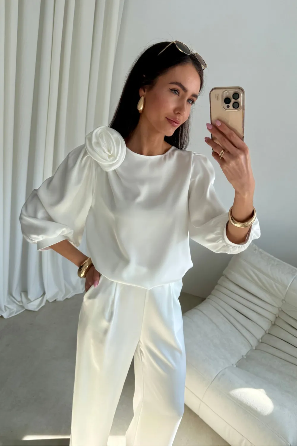 Elsa – elegante Wide-Leg Hose mit Satin-Finish in Ecru| Roco Fashion