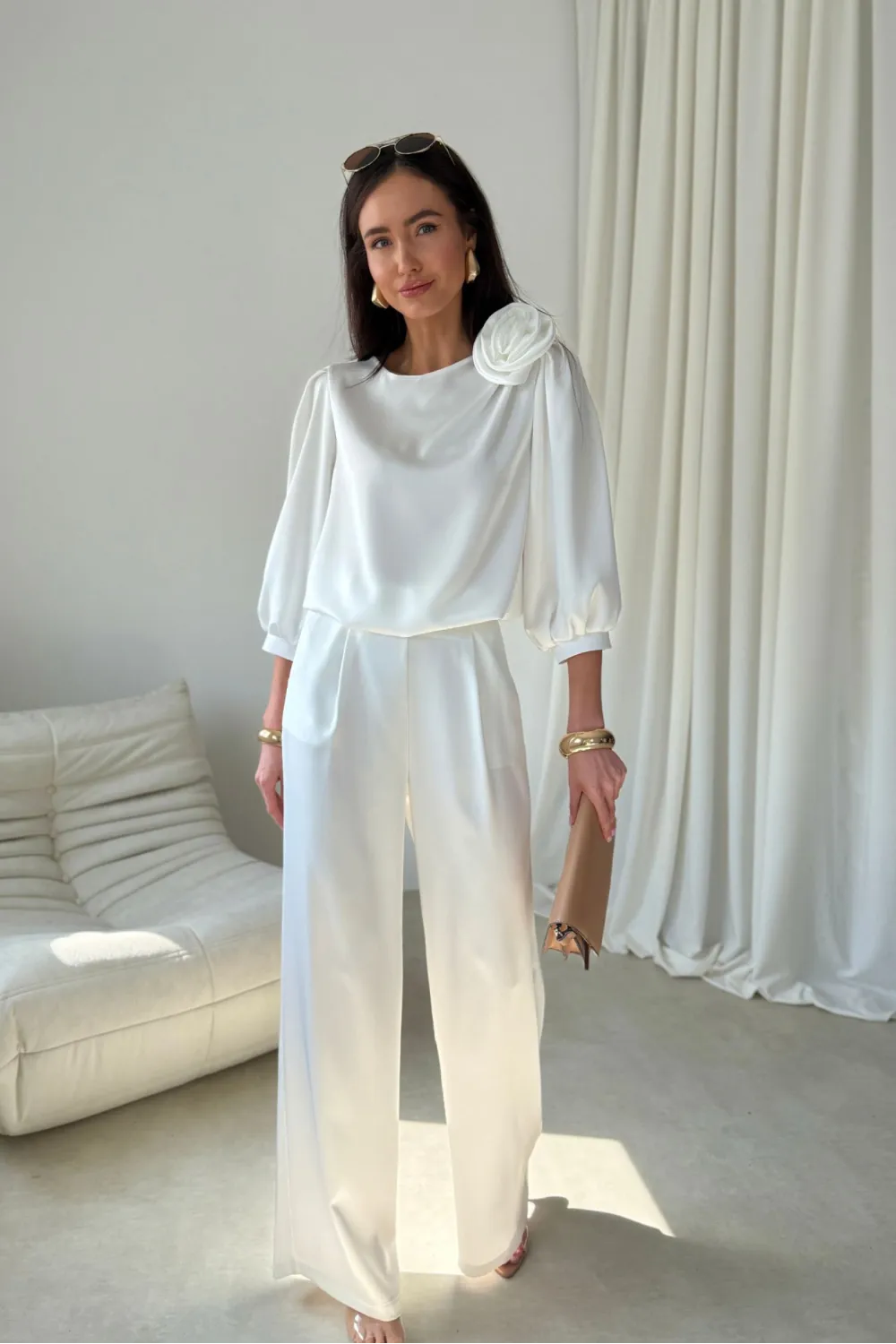 Elsa – elegante Wide-Leg Hose mit Satin-Finish in Ecru| Roco Fashion