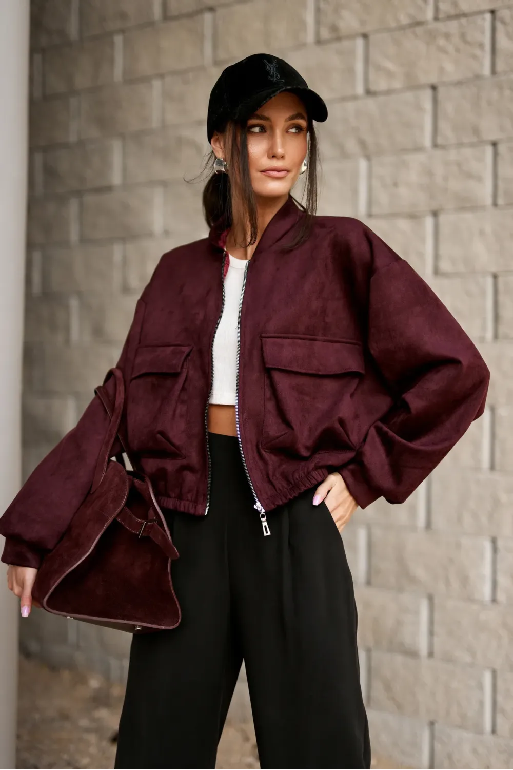 Vivara – Bordeaux Bomberjacke mit Reißverschluss | Roco Fashion Vivara – Bordeaux Bomberjacke mit Reißverschluss | Roco Fashion