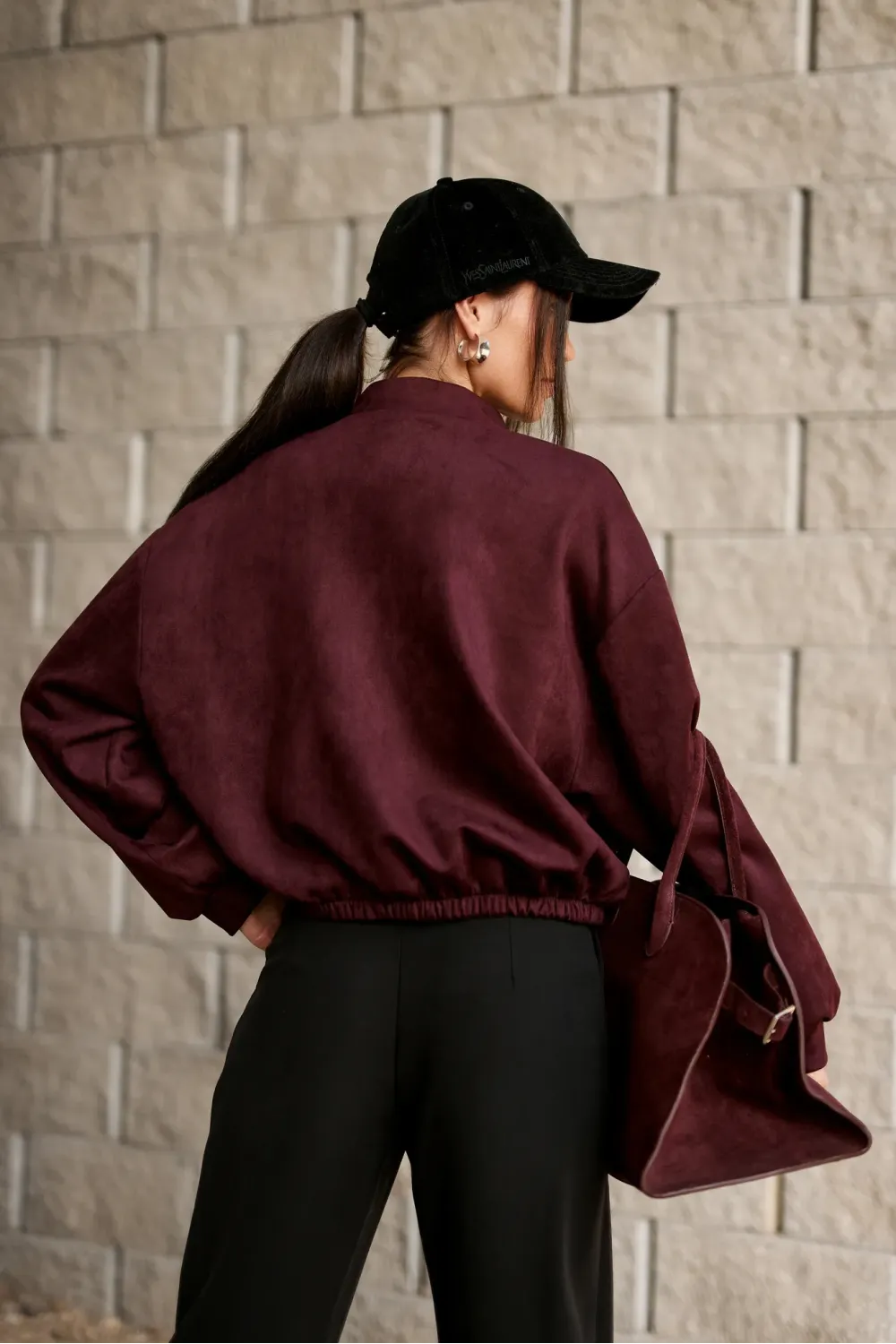Vivara – Bordeaux Bomberjacke mit Reißverschluss | Roco Fashion Vivara – Bordeaux Bomberjacke mit Reißverschluss | Roco Fashion