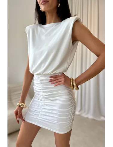 Yselle – mini sukienka z marszczeniem i odkrytymi plecami ecru | Roco Fashion